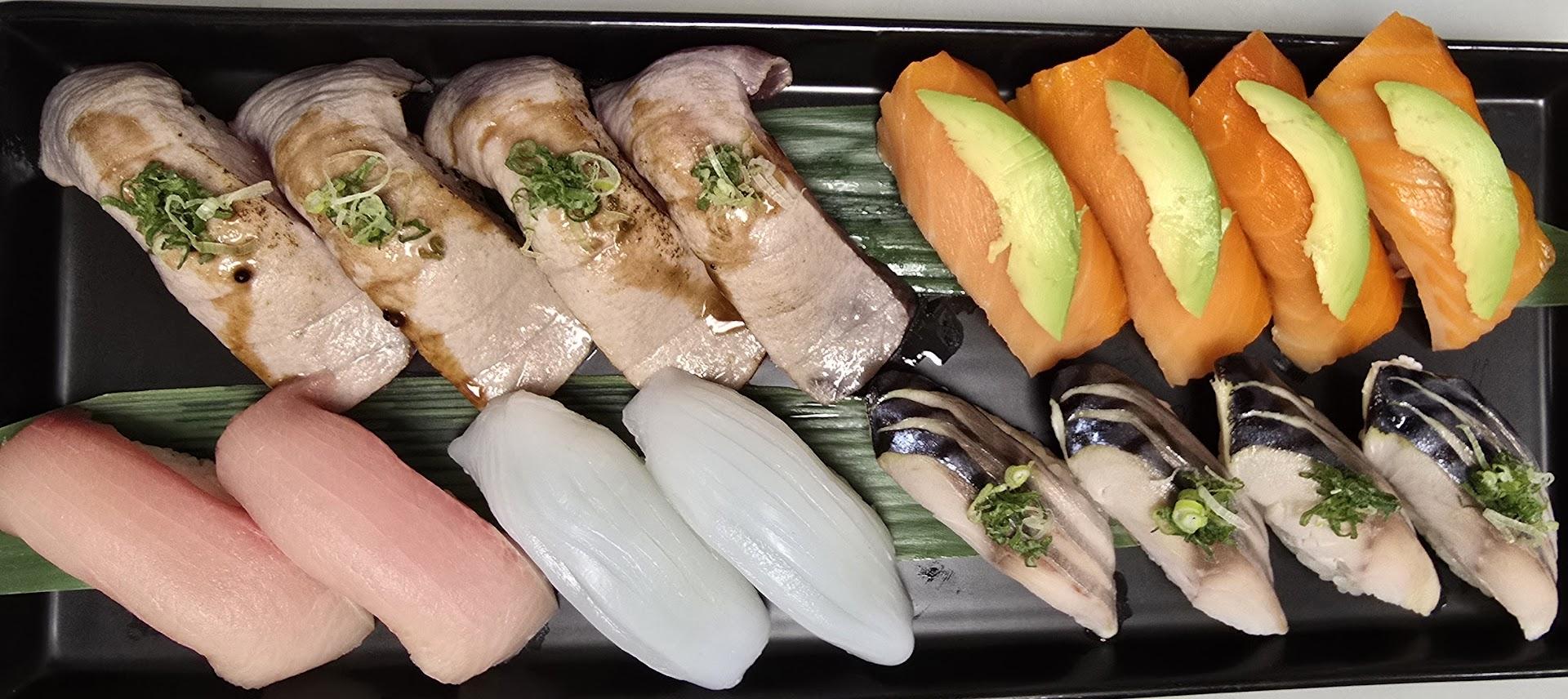 SUSHI & BOWLS
